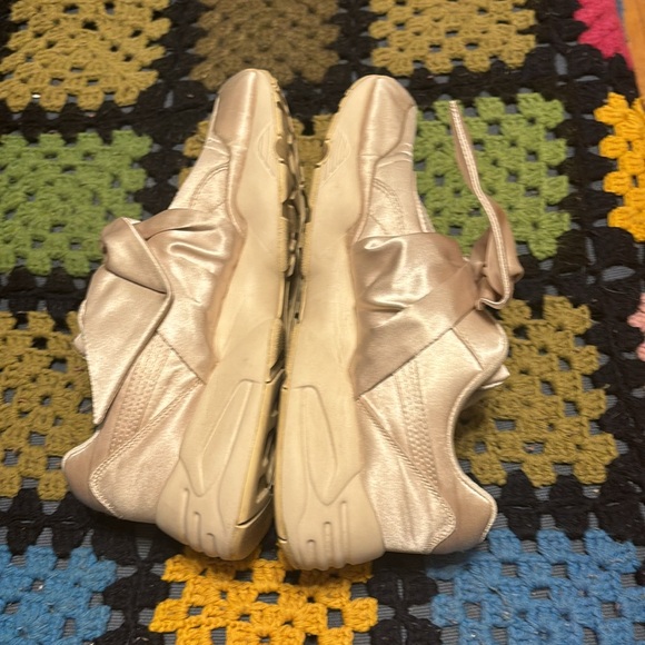 Puma X Fenty Bow Sneaker DS Pink Tint US Women 8 - Picture 3 of 6